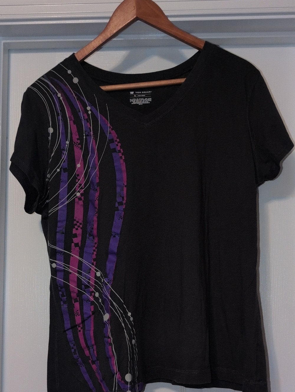 tek gear Dark Grey V-Neck Tee with Purple and Magenta Wave Graphic